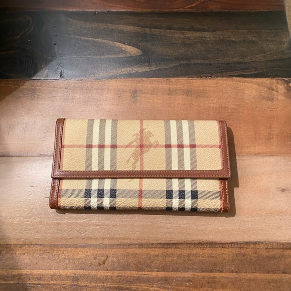 BURBERRY WALLET - Picture 1 of 7
